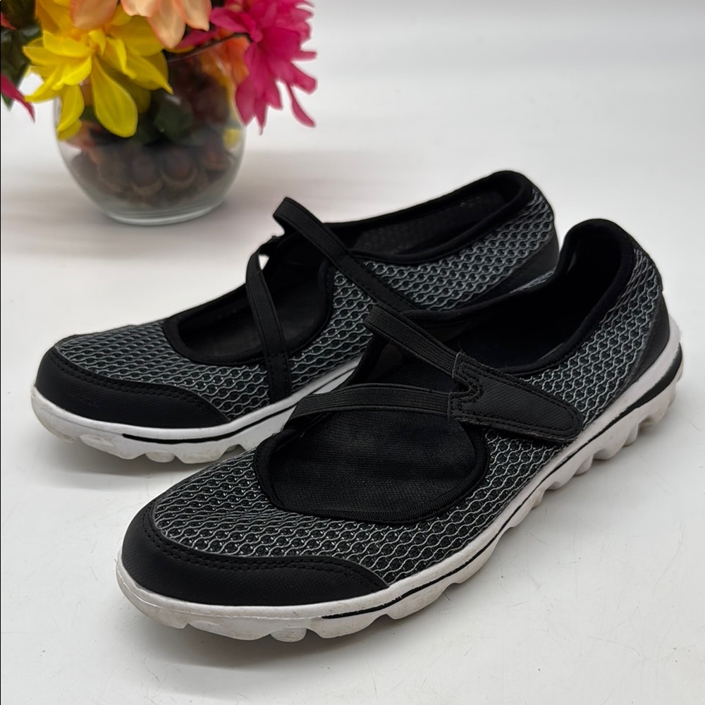 Propet Women's Black and Gray Mary Jane Sneakers Size 7.5 SNK9322H